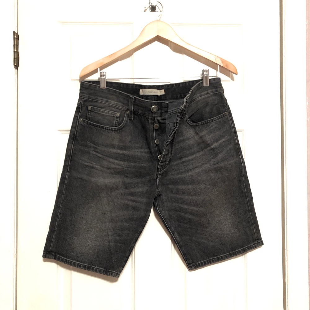 New Calvin Klein w/o tags Shorts Gray Denim Jean Shorts  sz 31 - very nice!